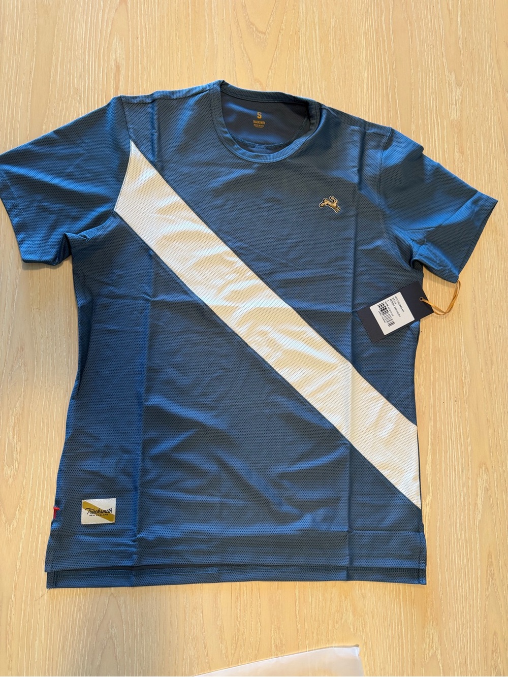 Tracksmith Van Cortlandt Tee. Bering sea/ ivory. Men’s Small